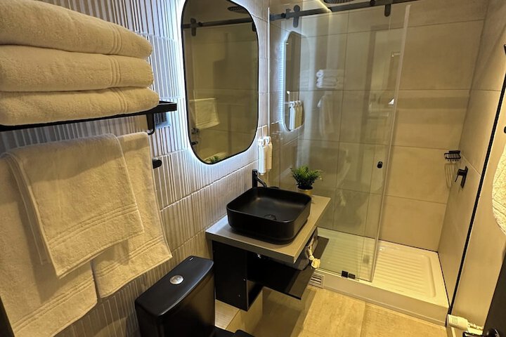 Room 9 of 39