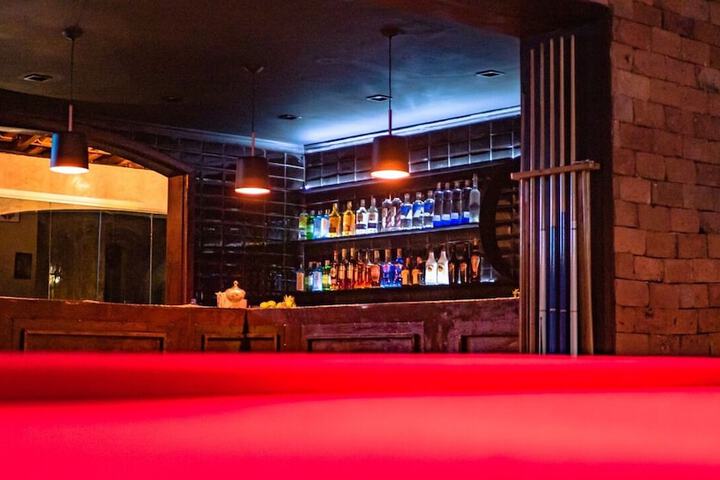 Lounge 103 of 145