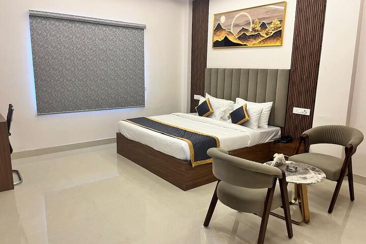Room 5 of 10