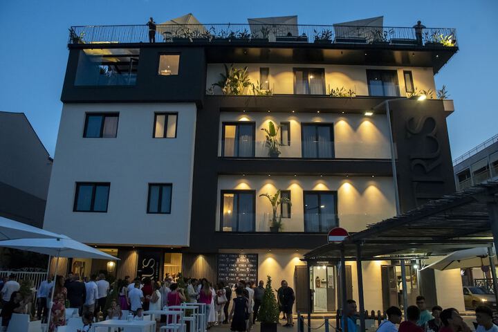 Hotel 27 of 29