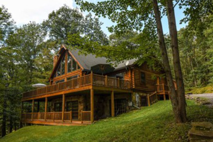 Old Bruins Den 4 Bedroom House