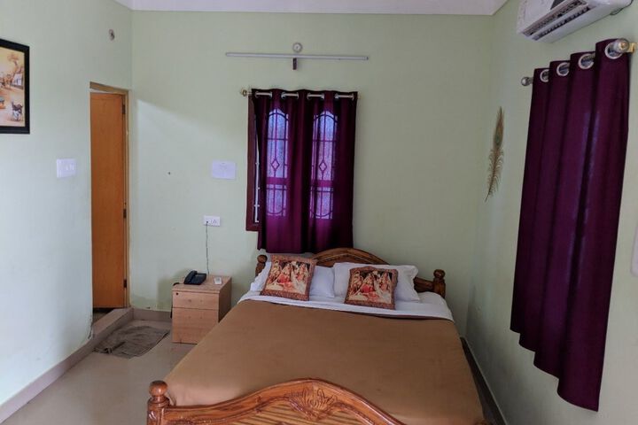 Room 16 of 18