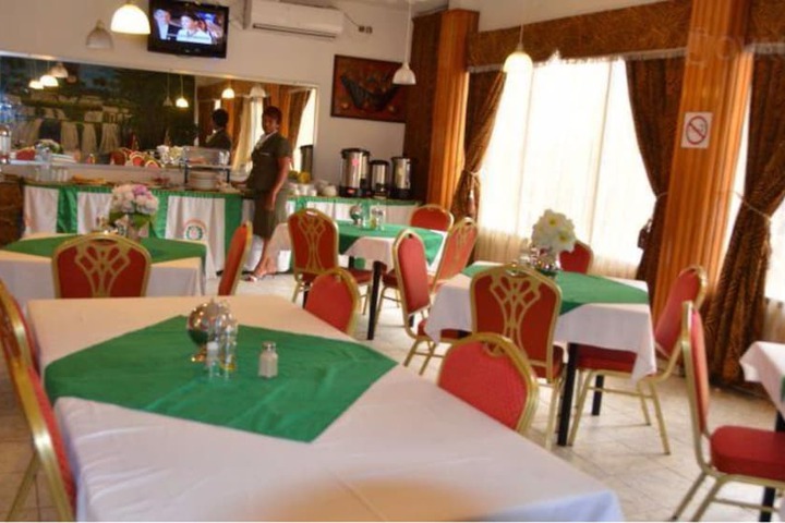 Breakfast area