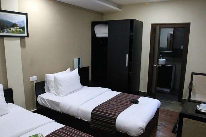 Room 5 of 15