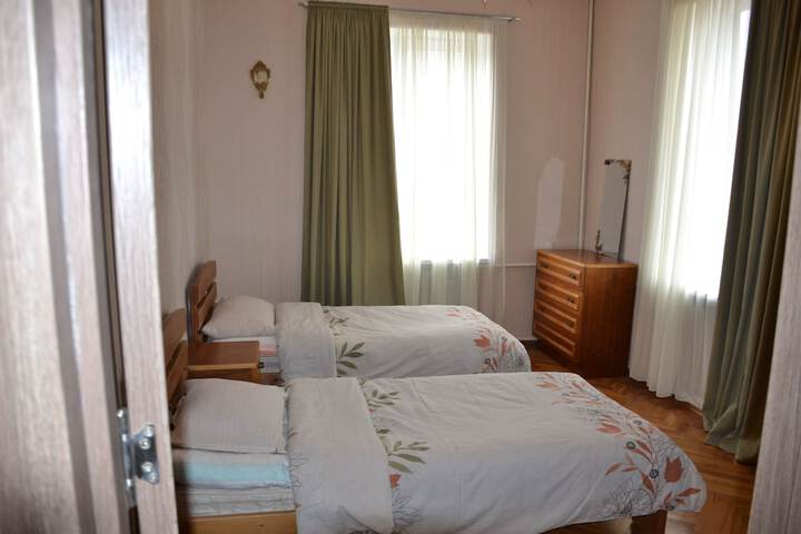 Room 15 of 28