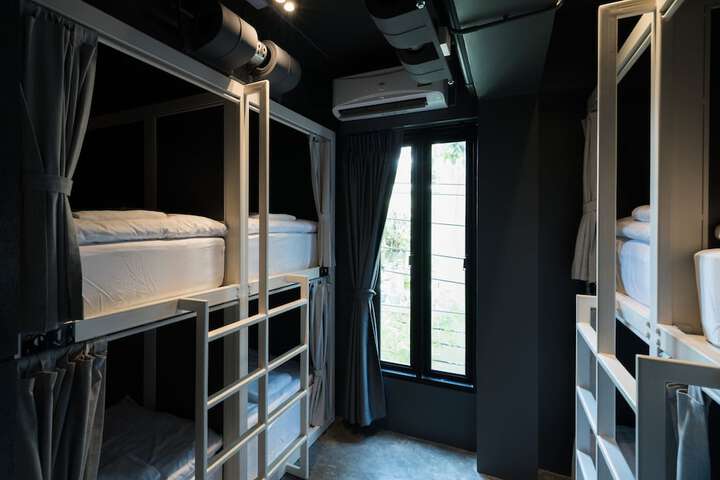Room 6 of 61
