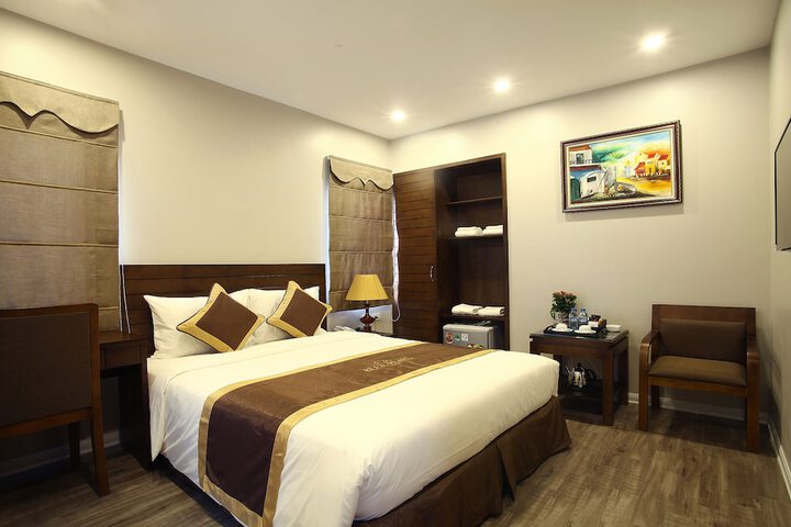 Room 6 of 34