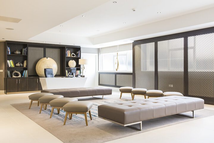 Lounge 49 of 58