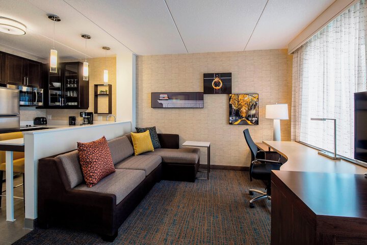 Room 9 of 27