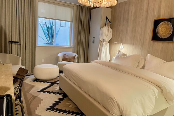 Room 12 of 65
