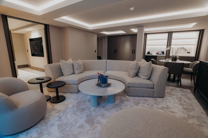 Room 30 of 51