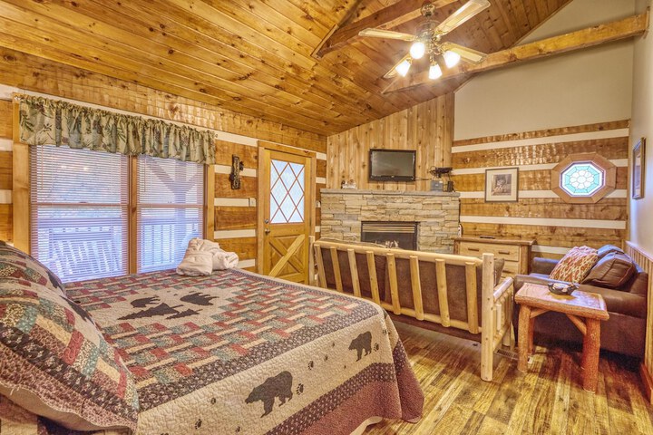 Room 2 of 25