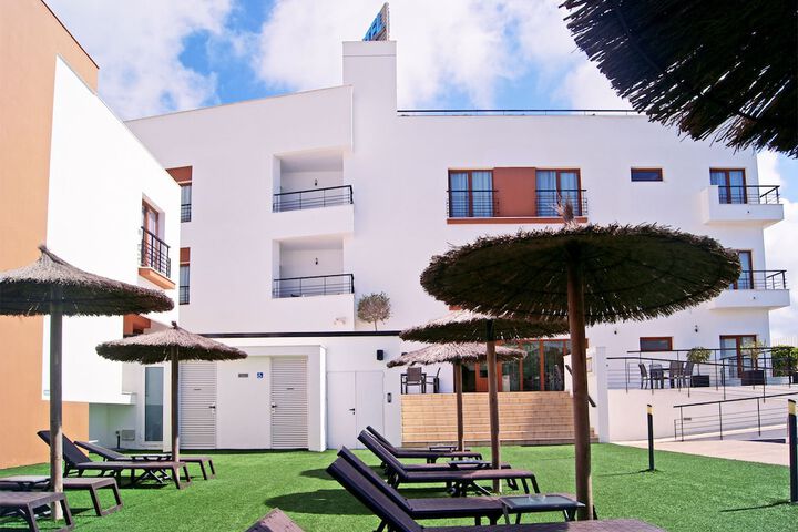 Hotel with Pool