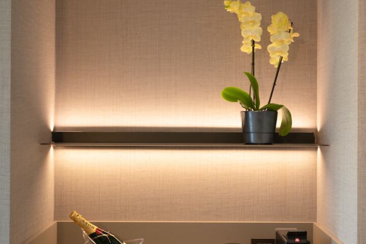 Lounge 52 of 95