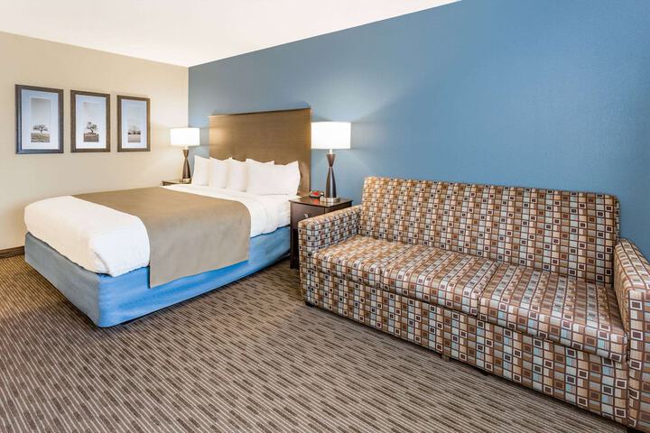 2 Queen Beds (5 of 13)