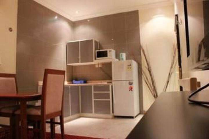 Room 13 of 16