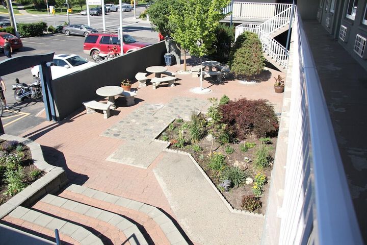 Terrace/Patio 11 of 13