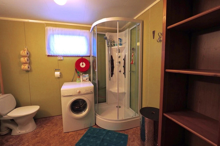 Room 8 of 19