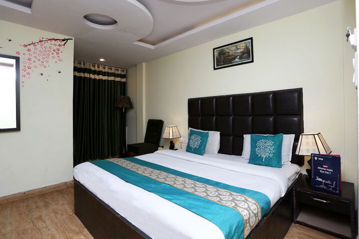 Room 4 of 13