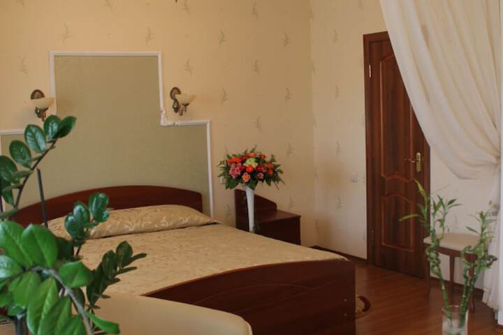 Room 13 of 82