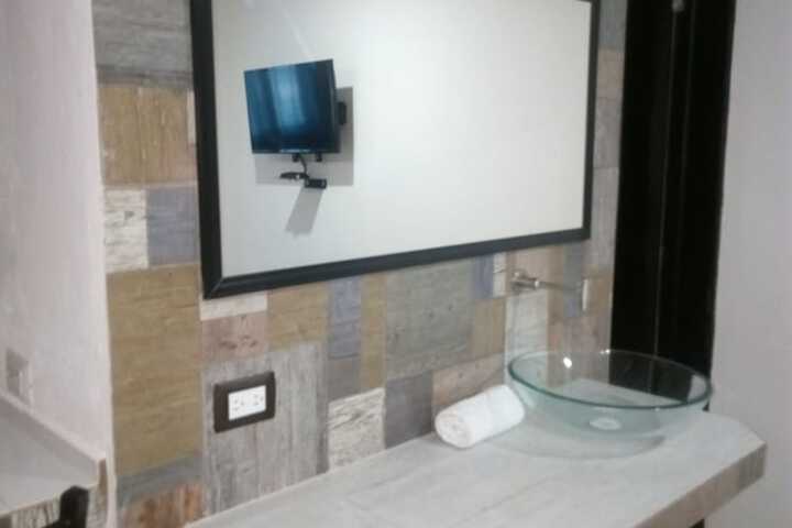 Room 25 of 42