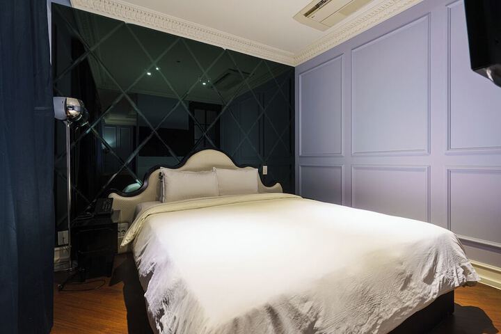 Room 25 of 95