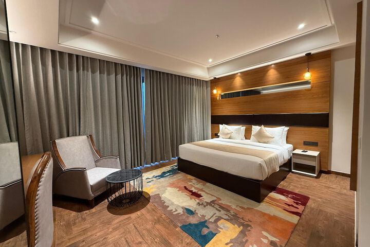 Room 8 of 13
