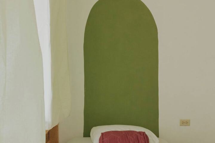 Room 20 of 148