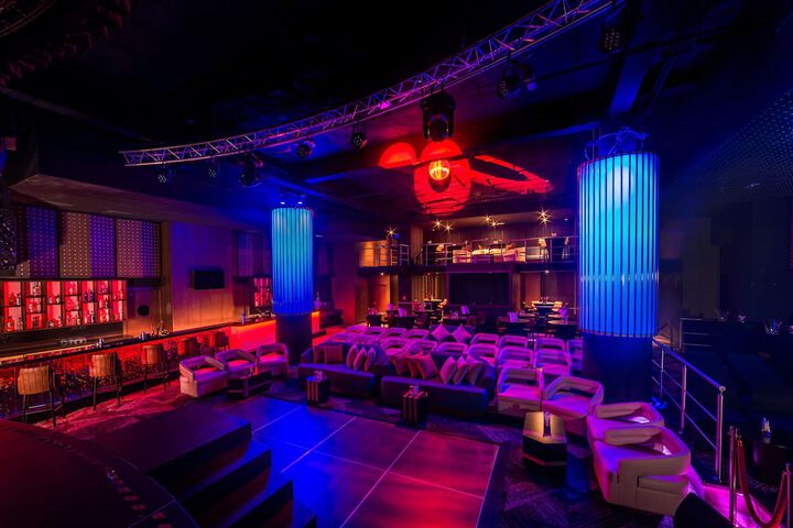 Lounge 119 of 152