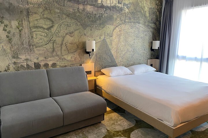 Room 10 of 105