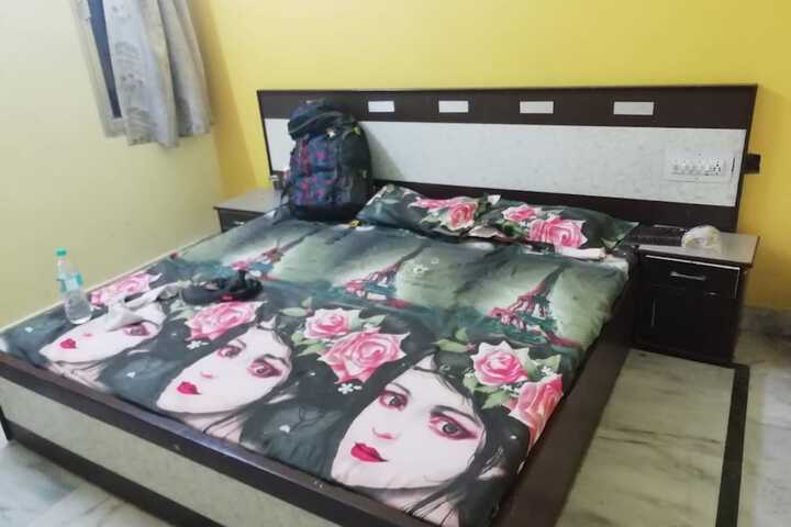 Room 7 of 19