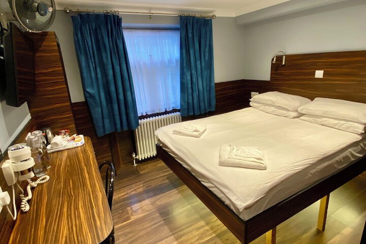 Room 37 of 67
