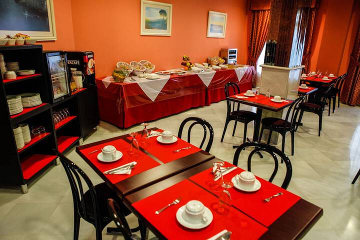 Breakfast area