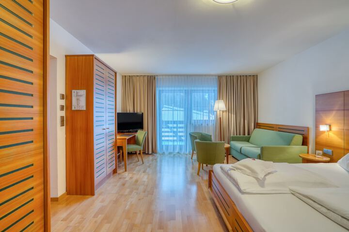 Room 28 of 116