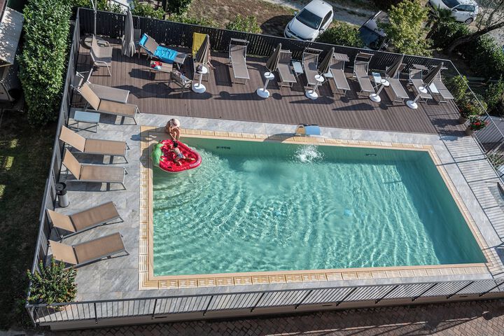 Pool 14 of 41