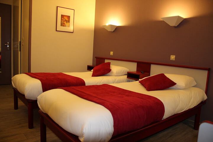 Room 14 of 68
