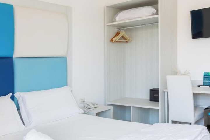 Room 22 of 49