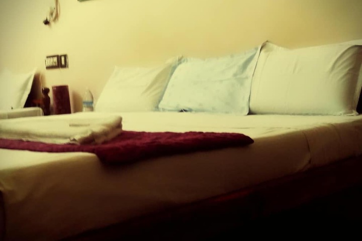 Room 4 of 38