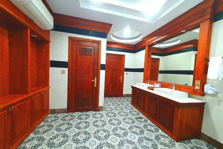 Room 68 of 129