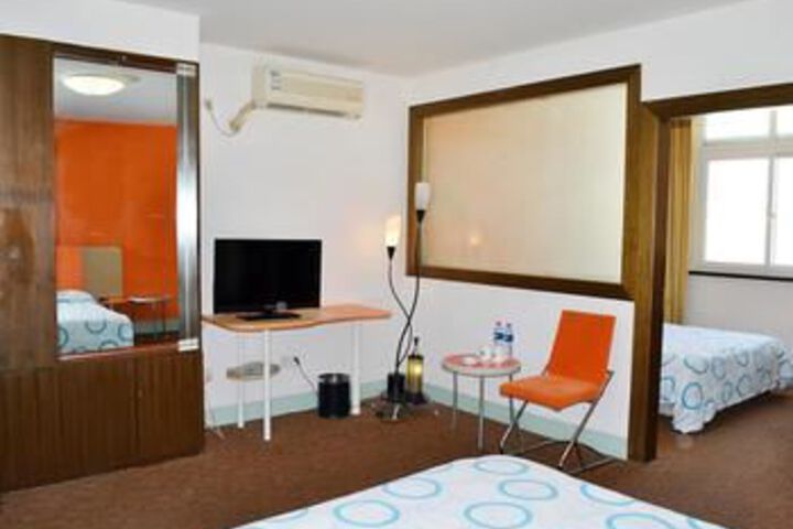Room 15 of 24
