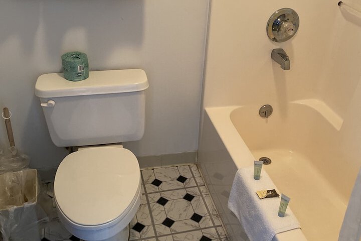 Room 43 of 72