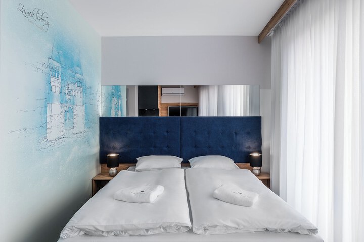 Room 13 of 47