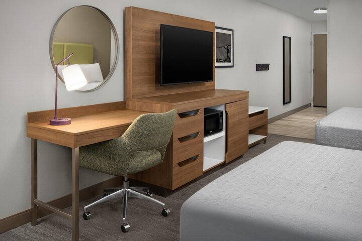 Room 8 of 34