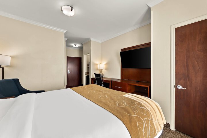 Room 33 of 52