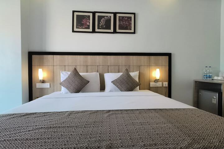 Room 12 of 25