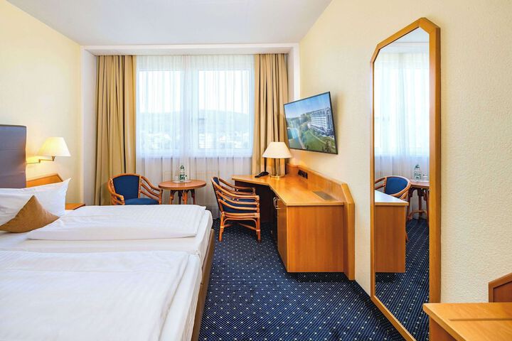 Room 6 of 101