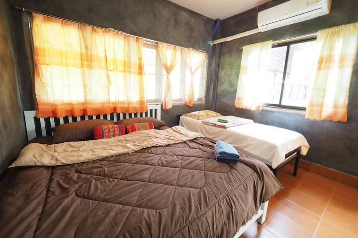 Room 13 of 25