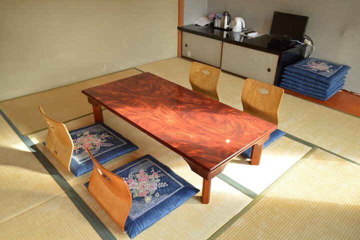 Room 9 of 97