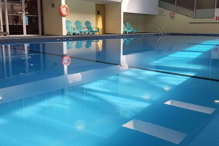 Hotel Pool