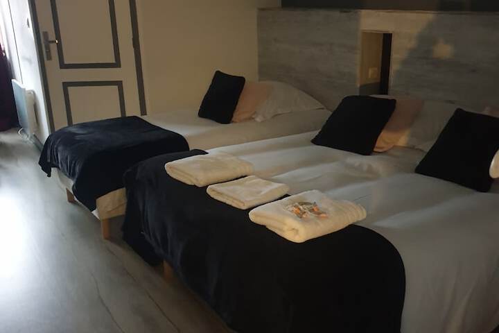 Room 6 of 31